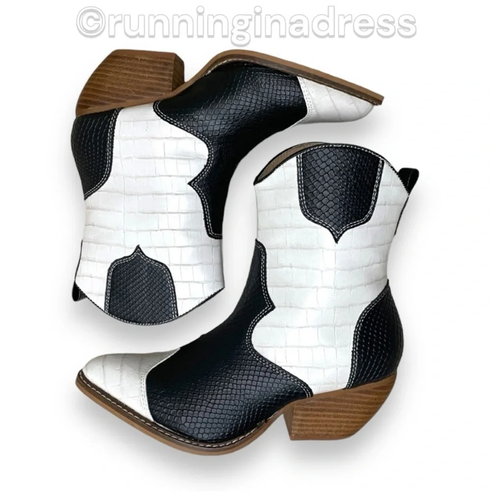 NWT ARider Eden Western Inspired Embossed Black White Cow Print Size 7